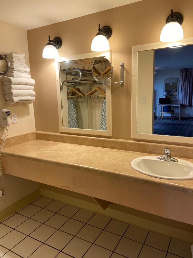سان جورج آيلاند Buccaneer Inn المظهر الخارجي الصورة